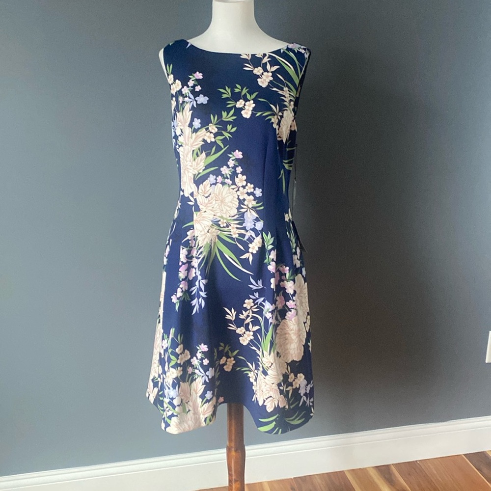 NWT Vince Camuto navy blue floral dress